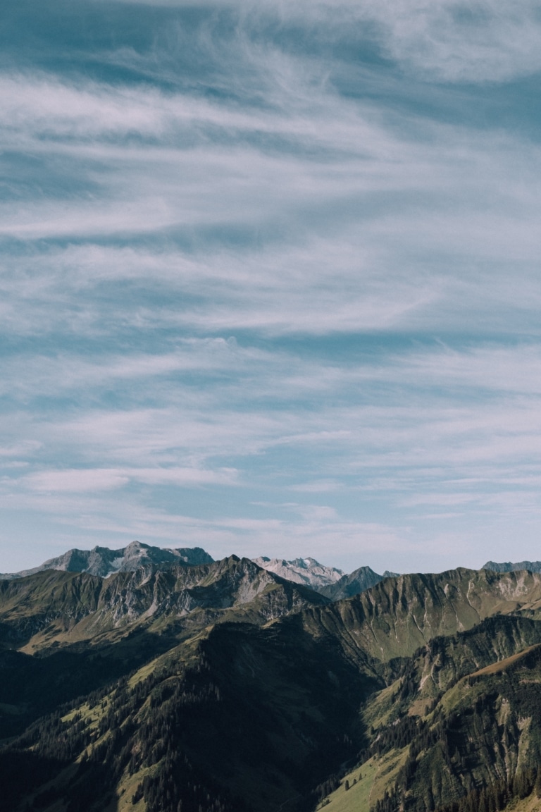 Goldener Herbst im Kleinwalsertal Berglandschaft